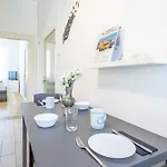 Apartament Cozy Downtown Haven For Couples