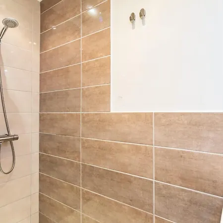 Cozy Downtown Haven For Couples דירה בודפשט