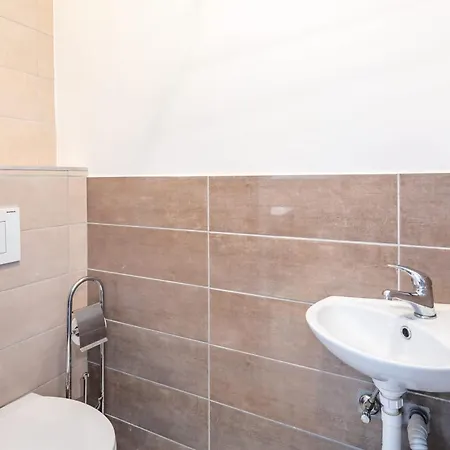 Cozy Downtown Haven For Couples דירה