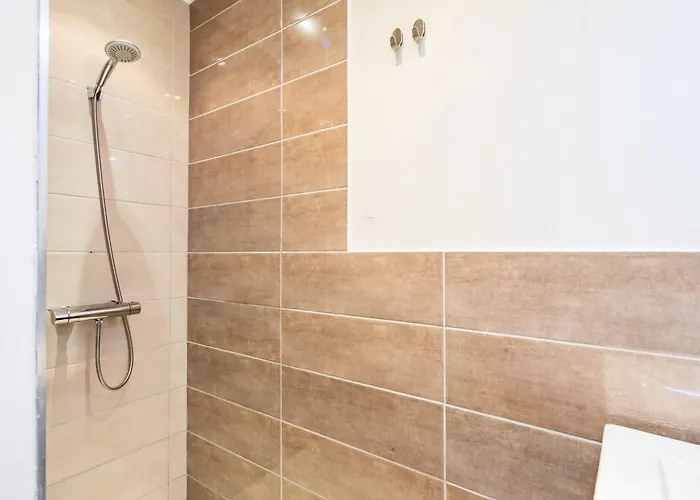 Cozy Downtown Haven For Couples Apartamento Budapest
