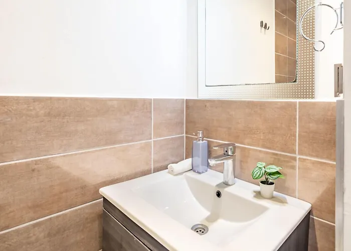 Cozy Downtown Haven For Couples * Budapest