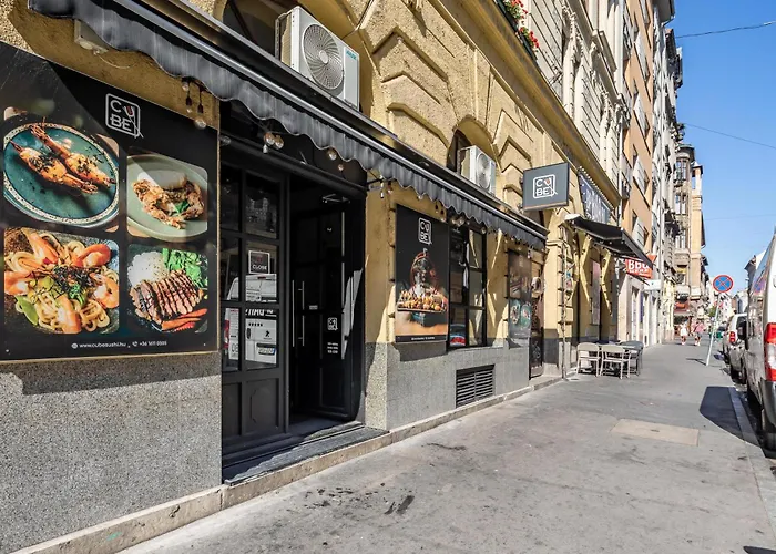 Cozy Downtown Haven For Couples * Budapest